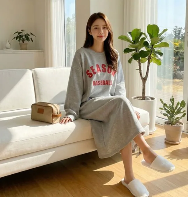 상상그이상 여성용 국내제작 간절기 베이스볼 원피스 빅사이즈 레터링 롱티셔츠 심플 포인트 사계절 면 데일리룩 상품 이미지 3